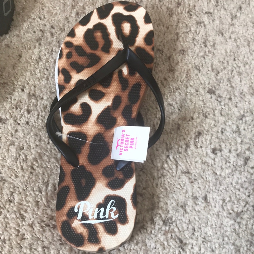 ❌SOLD❌NWT VS PINK leopard print flip flops - Picture 2 of 3